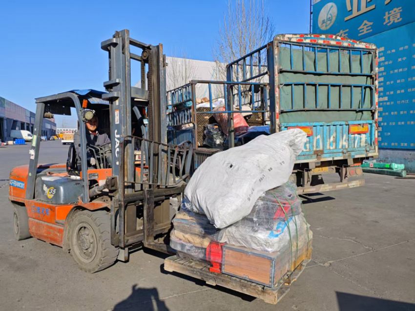 點擊查看詳細信息<br>標題：發(fā)貨現(xiàn)場 閱讀次數(shù)：0