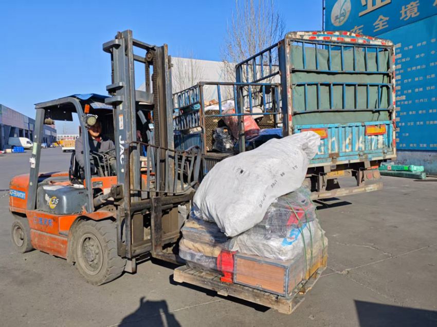 點擊查看詳細信息<br>標題：發(fā)貨現(xiàn)場 閱讀次數(shù)：0