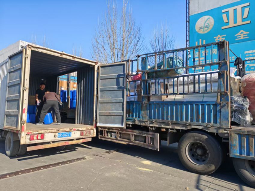 點(diǎn)擊查看詳細(xì)信息<br>標(biāo)題：發(fā)貨現(xiàn)場 閱讀次數(shù)：0